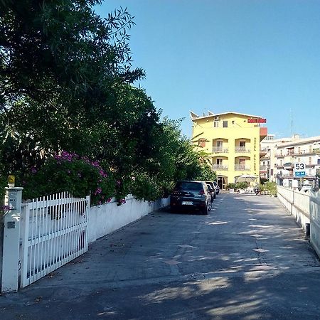 Hotel Eliseo Giardini Naxos Luaran gambar