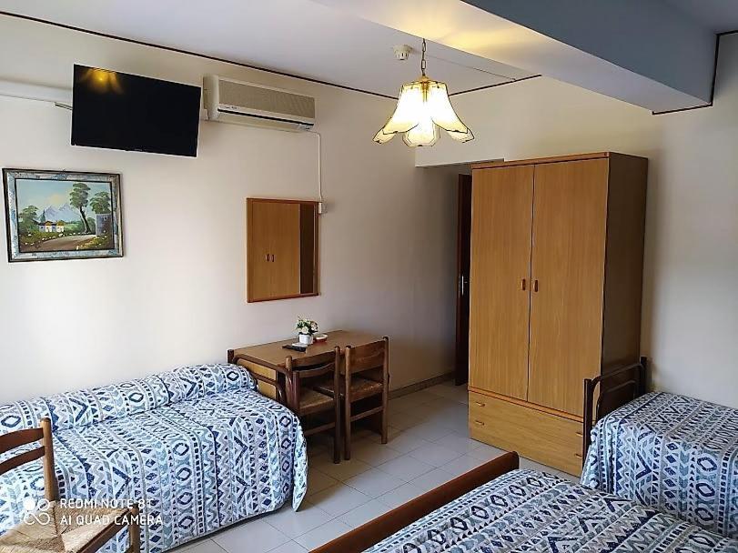 Hotel Eliseo Giardini Naxos Luaran gambar