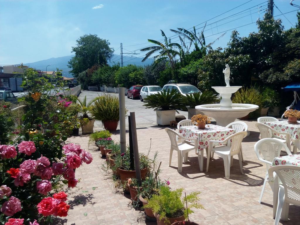 Hotel Eliseo Giardini Naxos Luaran gambar