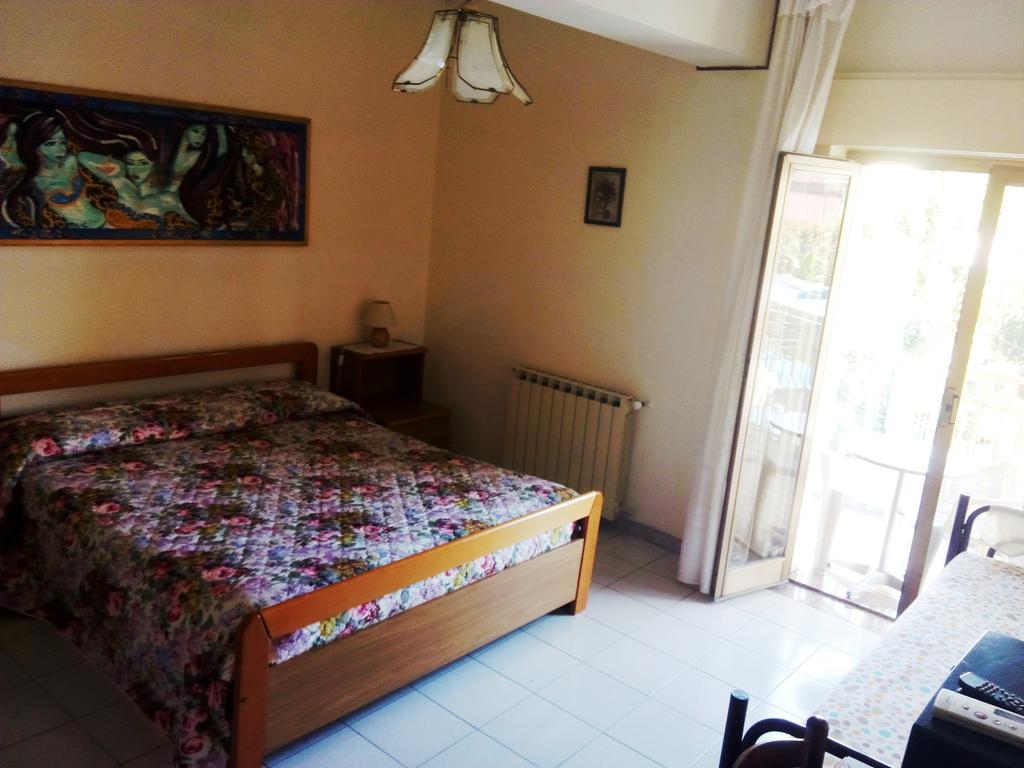Hotel Eliseo Giardini Naxos Luaran gambar