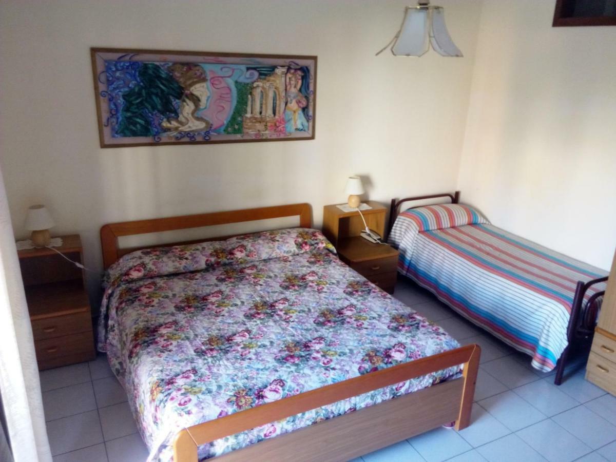 Hotel Eliseo Giardini Naxos Luaran gambar