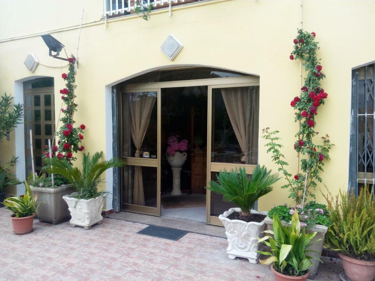 Hotel Eliseo Giardini Naxos Luaran gambar